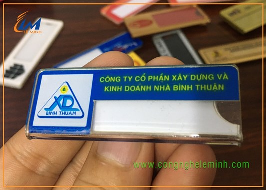 LÀM BẢNG TÊN NHÂN VIÊN BẰNG MICA