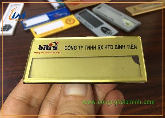 LÀM BẢNG TÊN NHÂN VIÊN BẰNG MICA