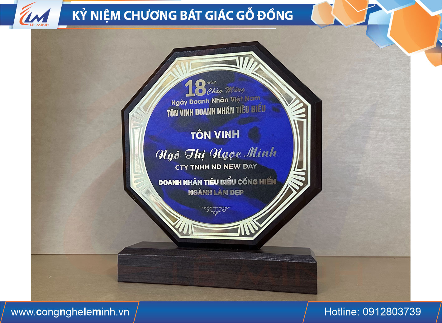BIỂU TRƯNG BÁT GIÁC ĐỂ BÀN