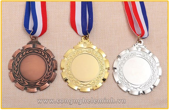 LÀM HUY CHƯƠNG-HUÂN CHƯƠNG 