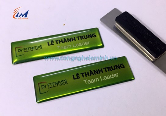 LÀM BẢNG TÊN NHÂN VIÊN BẰNG INOX