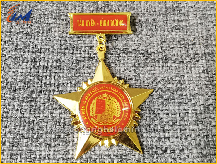 LÀM HUY CHƯƠNG-HUÂN CHƯƠNG 