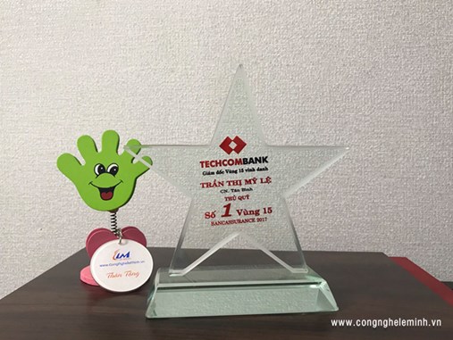 LÀM KỶ NIỆM CHƯƠNG THỦY TINH 