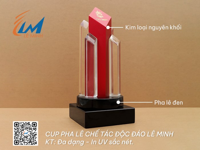 Cúp pha lê chế tác độc đáo