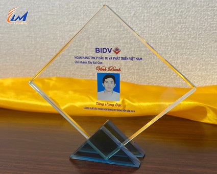 LÀM KỶ NIỆM CHƯƠNG PHA LÊ 